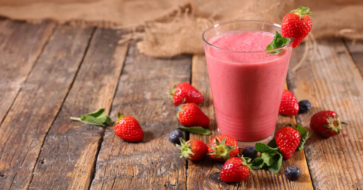 Strawberry benefits in a smoothie
